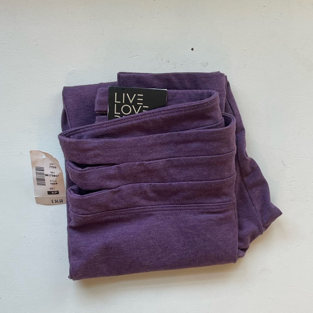Aeropostale Live Love Dream crop leggings                   ✨ Bundle 3 for $20 ✨